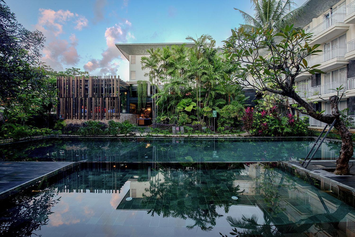 Hotel The 1O1 Bali Fontana Seminyak Legian Exterior foto